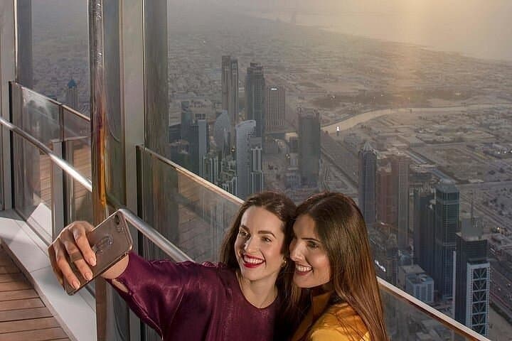 Dubai Night Tour: Burj Khalifa Ticket and The Burj Club Meal