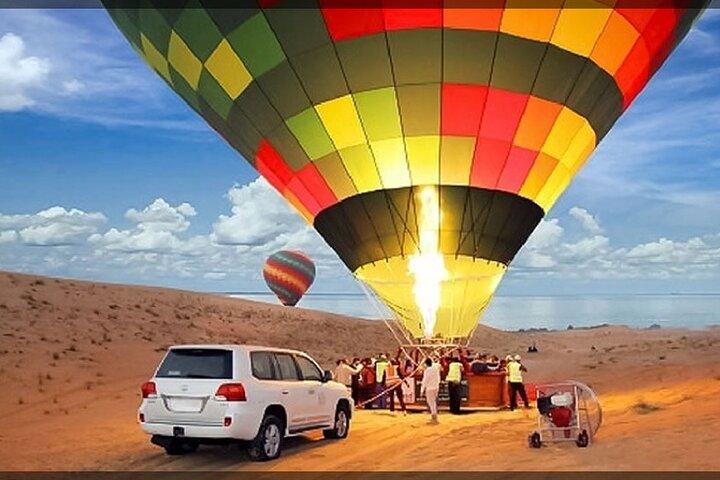 Hot Air Balloon Flight in Dubai with Refreshments Including Pickup & Drop off