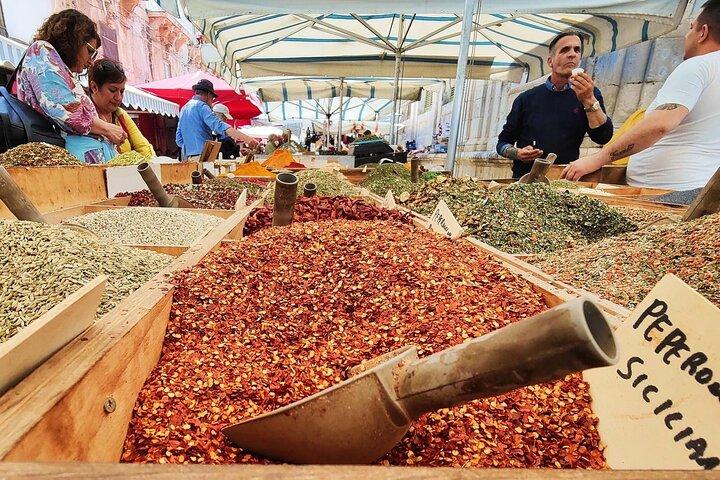Sicilian Food tour and wine tasting in Ortigia in Syracuse