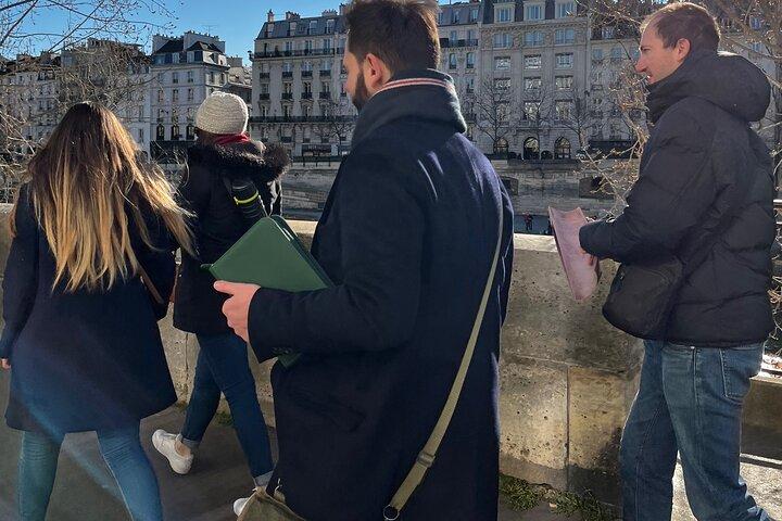 Outdoor Escape Game in Paris : The Stone of Nicolas Flamel