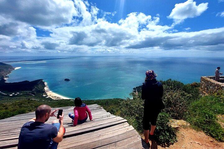 Private Lisbon Coastal Tour – Arrábida, Sesimbra and Beach Picnic
