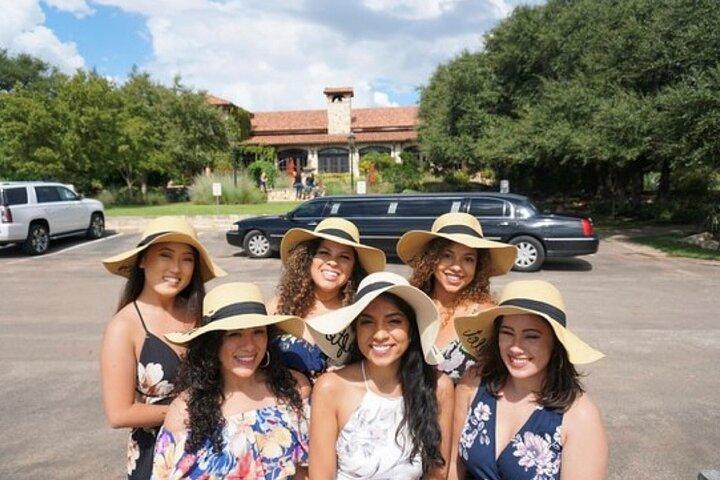 Texas Hill Country Group Wine Tour by Limousine