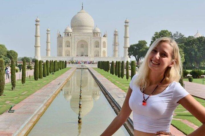 Skip The Line Taj Mahal, Agra Fort & Mehtab Garden Tour