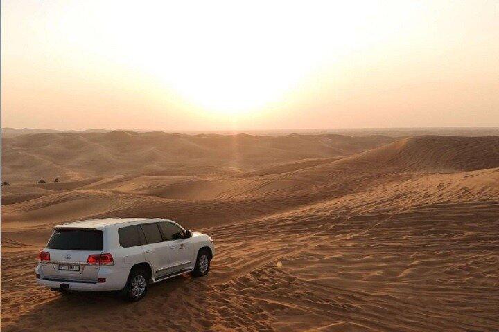 2-Day Abu Dhabi and Dubai City Tour with Desert Safari