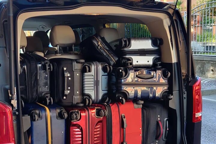 Private Transfer Naples to Amalfi Coast + 2 hours stop in Pompeii