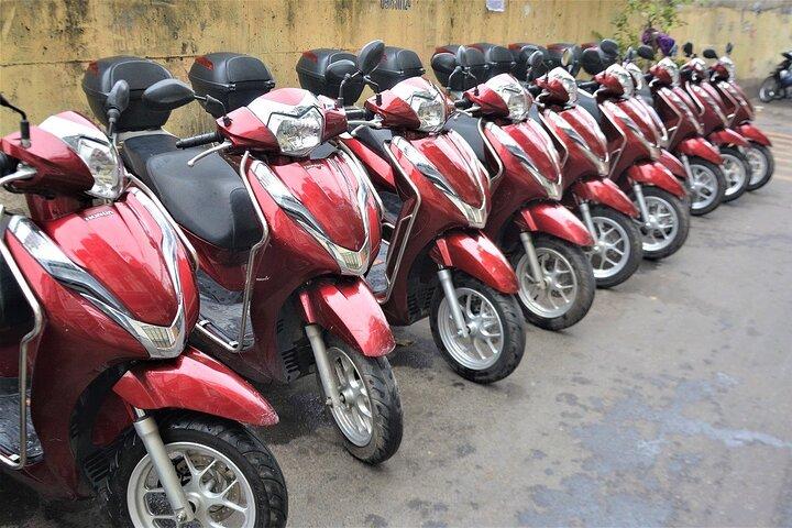 Hanoi Motorbike Tours Led By Women: Hanoi Outskirts & Rural Life