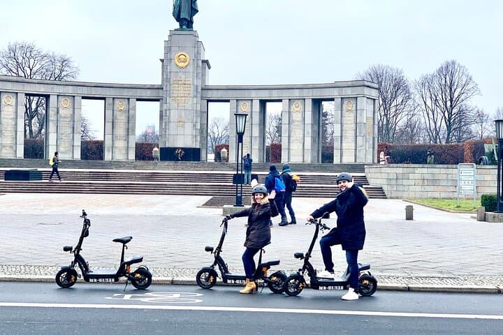 Berlin: Ultimate E-Scooter Adventure Tour