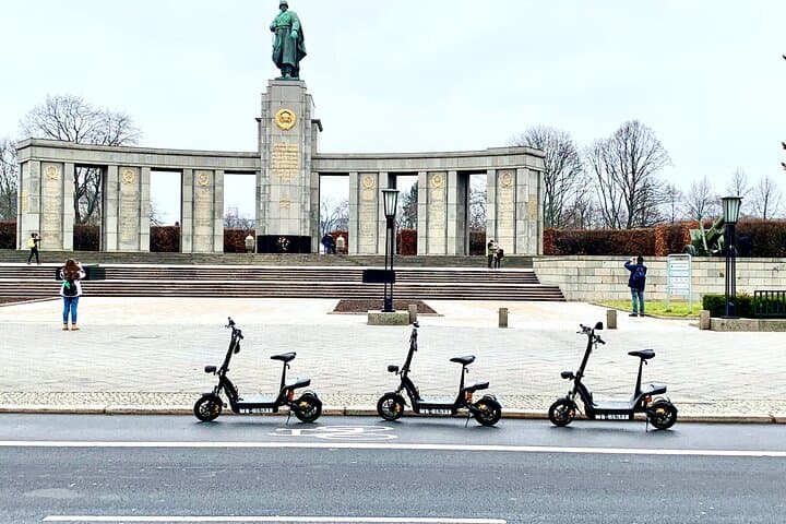 Berlin: Ultimate E-Scooter Adventure Tour