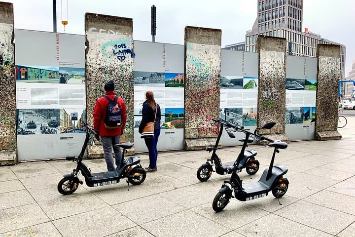 Berlin: Ultimate E-Scooter Adventure Tour