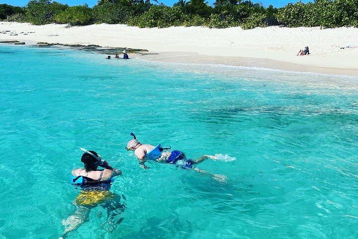 All inclusive Private Tour to Icacos and Palomino Island