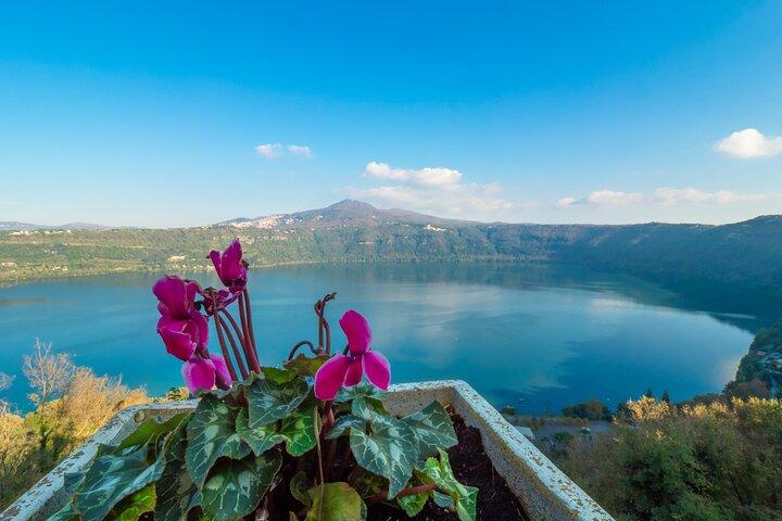 Hop-on-Hop-off Tour of the Castelli Romani from Rome - Tour 1