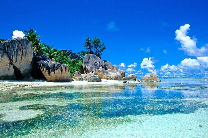 Colombo AirPort to Colombo Hotel Private Taxi 247 Low Price Mini Bus, Car, Van