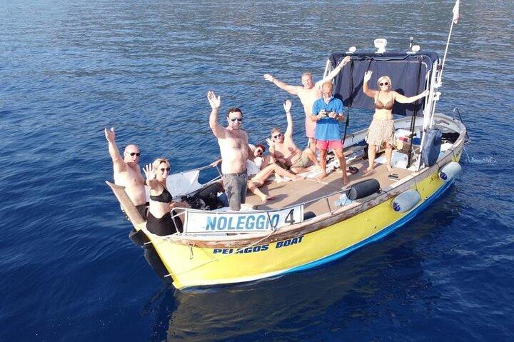 Relaxing Boat Tour with Aperitif in Cinque Terre