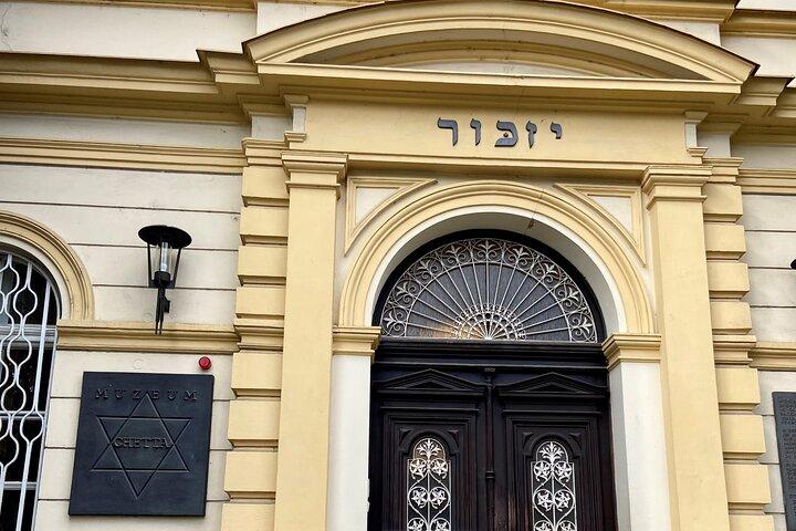 Bat-El Terezin Indepth Holocaust Tour From Prague Center (7 pax)
