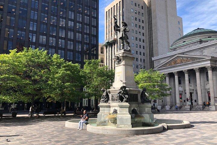 Montréal Self-Guided City Walking Tour & Scavenger Hunt