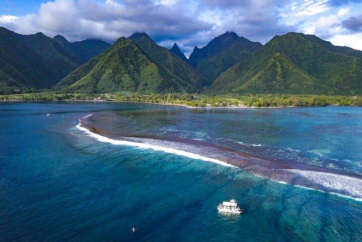 Teahupoo Wave Watching