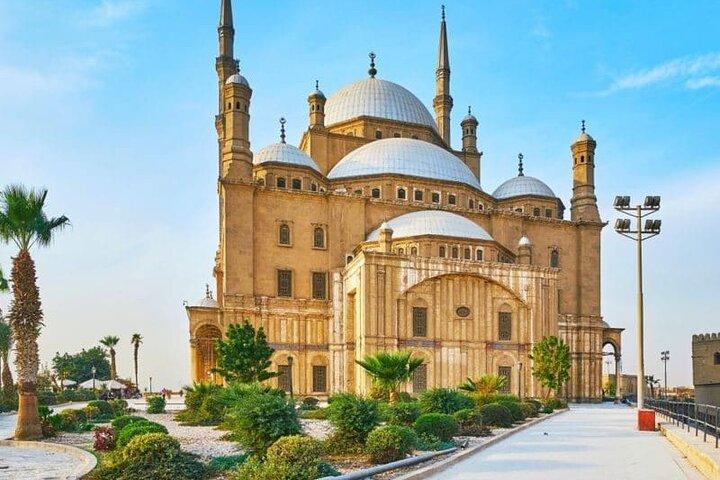 Day-Tour to the Egyptian Museum, Citadel of Saladin & Khan Khalili