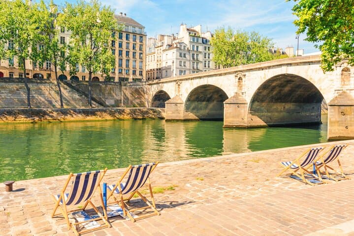 Paris (Marais District) Scavenger Hunt and Self-Guided Tour