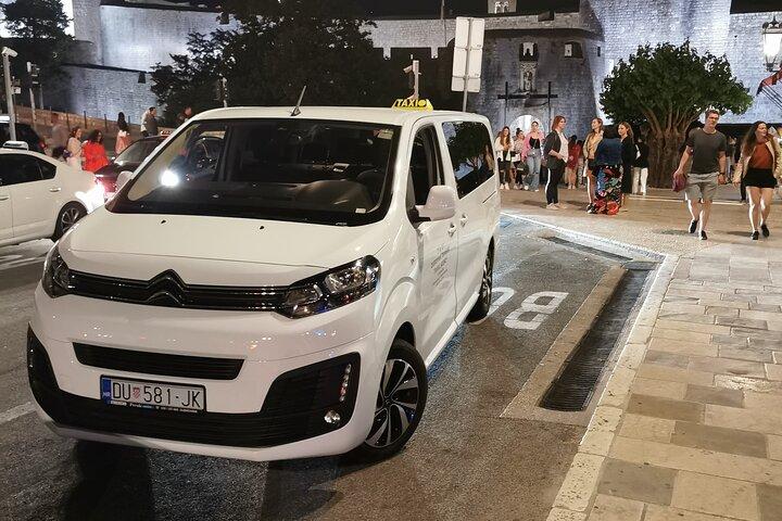 Private Transfer by 8 seats van from or to the Dubrovnik Airport