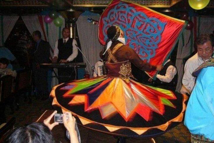 Nile Dinner Cruise in Cairo with Belly Dance and Tanoura Show