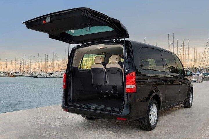 Private Athens Airport Transfer to City (Minivan Up to 7)