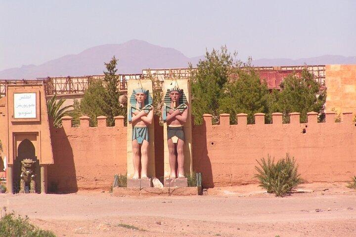 6 Day Private Morocco Tour from Marrakech to Desert, Chefchaouen and Tangier