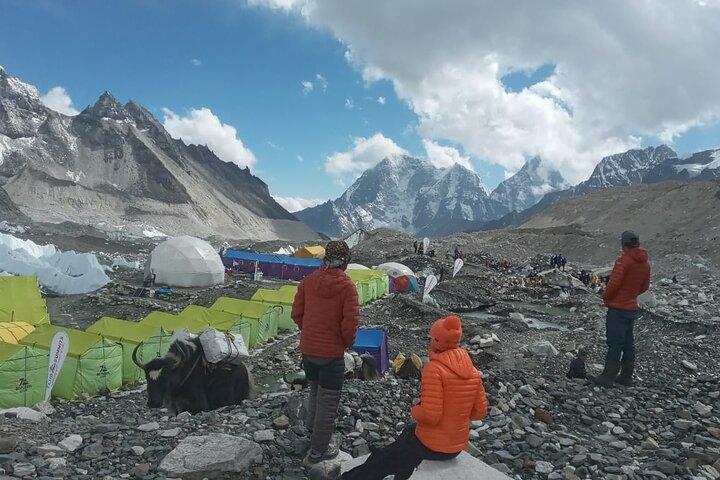 Everest Base Camp Helicopter Tour landing at Everest View Hotel