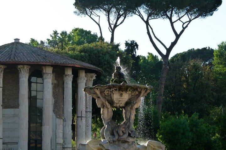 Private golf-cart tour in Rome