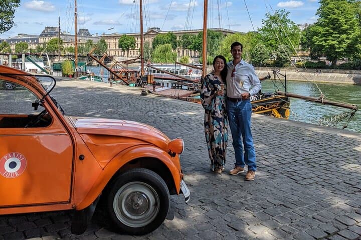 Vintage 2CV Adventure: 2 -Hour Paris Secrets Tour