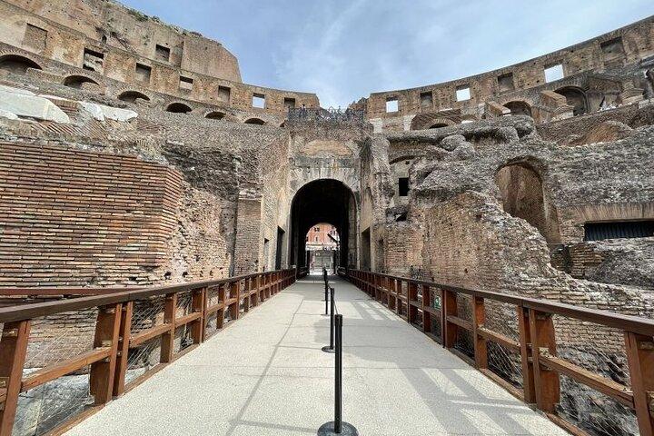 Rome: Private Colosseum Arena Guide Tour with Full Experience