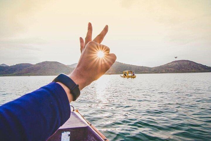Udaipur Sightseeing Tour with Jagmandir Boat ride and City Palace