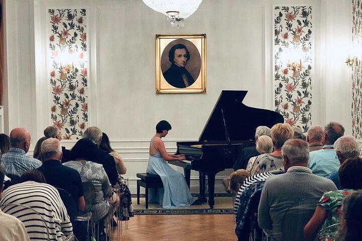 Chopin’s concert in a unique concert hall (1h)