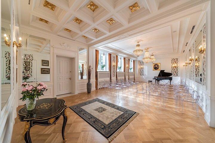 Warsaw Guided Walking Tour with a Private Chopin Concert