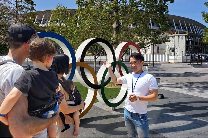 Tokyo Architecture and Contemporary Art Walking Tour with a local guide