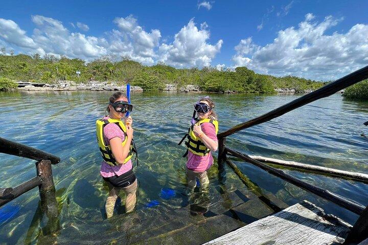 Private Experience: Akumal sea turtles encounter and Yal-kú lagoon colorfull fish snorkel.