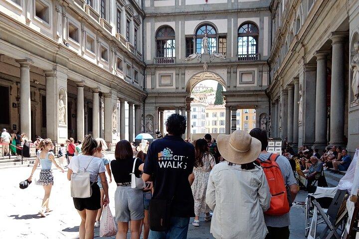 Florence Highlights: Guided Walking Tour of the Historic Center