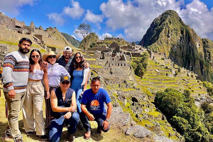 Sacred Valley Tour and Machupicchu 2D1N: