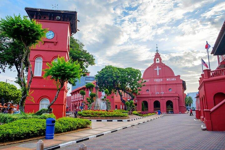 From Singapore: Private Malacca day tour (via drive-thru border)