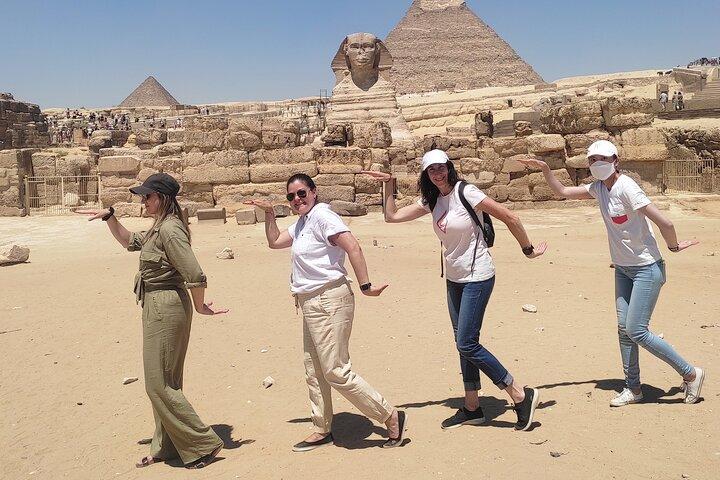 Cairo, Giza Pyramids, Great Sphinx, Egyptian Museum and Bazaar Private Tour