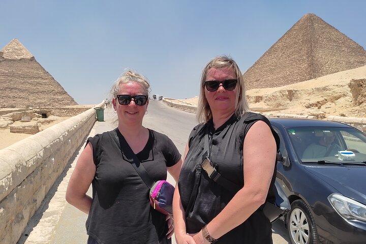Cairo, Giza Pyramids, Great Sphinx, Egyptian Museum and Bazaar Private Tour