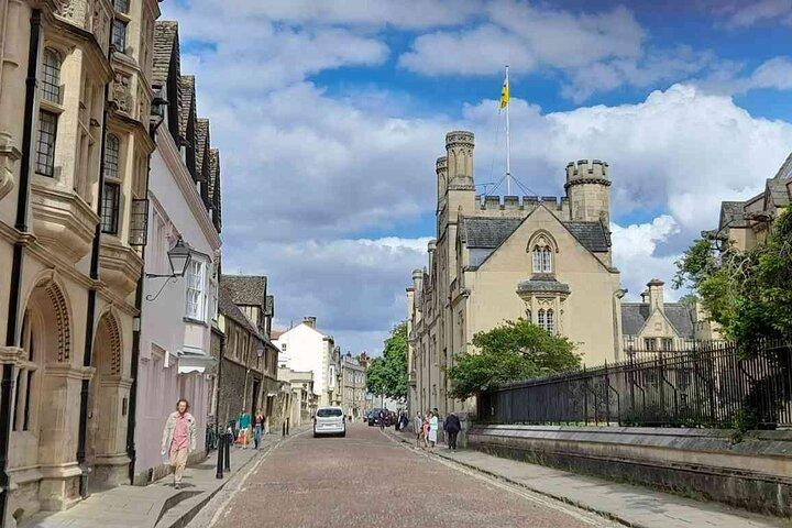 Oxford's literary legends and landmarks: A Self-Guided Audio Tour