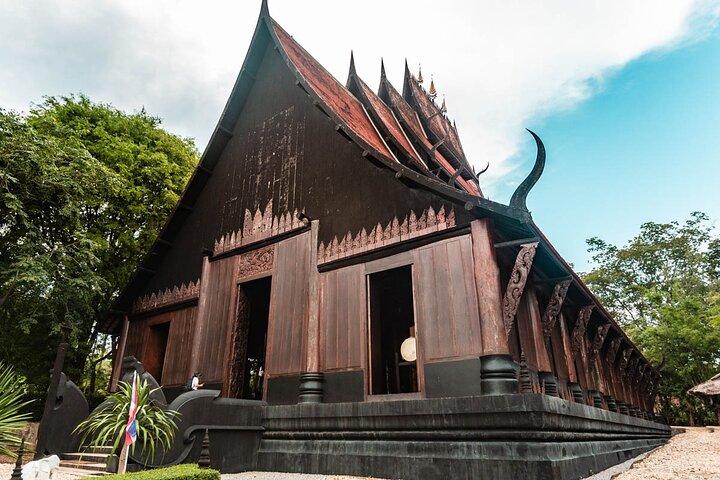 Golden Triangle, White, Black, Blue Temple Full Day Tour From Chiang Mai