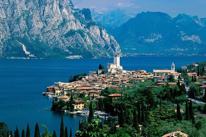 Full-Day Luxury Touch Lake Como Private Guided Tour
