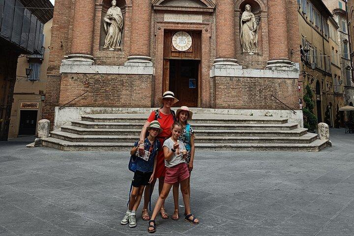 Siena Medieval Power Quest: Self-Guided Family Feud Game