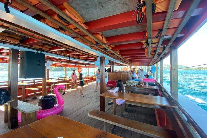 Angra dos Reis Boat Tour with Lunch