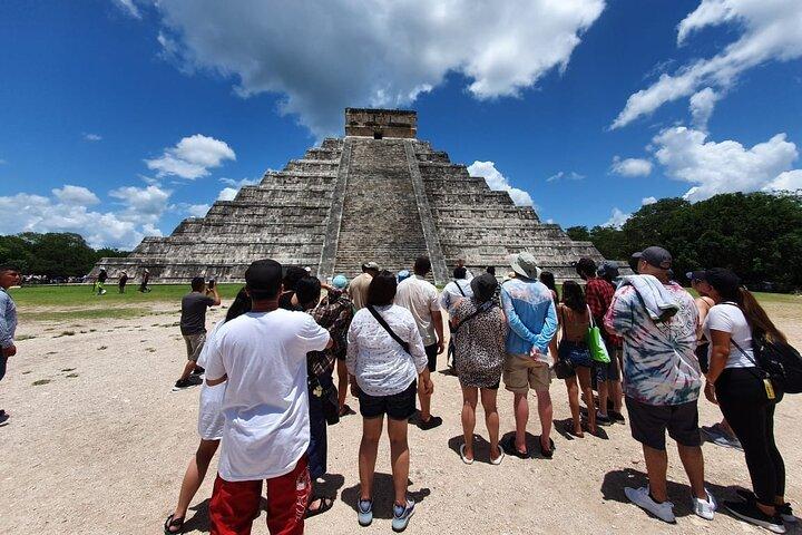 Chichen Itza Tour Plus with Cenote and Round Transportation