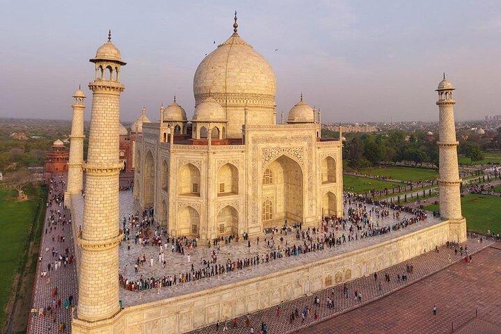 Private Taj Mahal Agra Overnight Tour from Delhi
