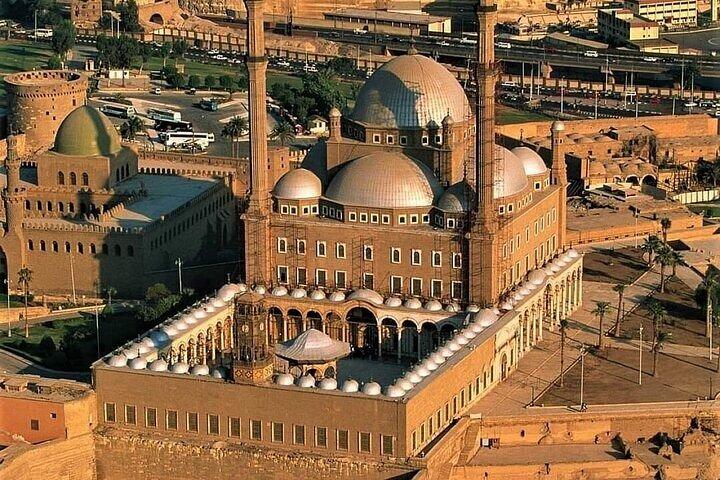 Explore Cairo Egyptian Museum & Coptic Islamic Tour with Guide