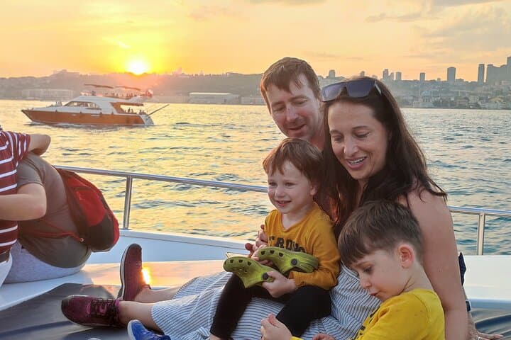 Istanbul Sunset Cruise Experience on Luxury Yacht -Local guide