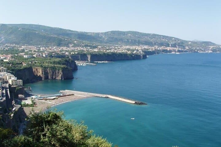 Full-Day Private Guided Tour to Positano and Sorrento and Pompeii from Naples